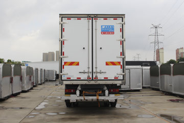 东风商用车底盘&nbsp;冷藏车外观图片