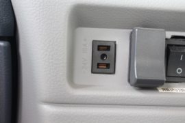 东风商用车底盘&nbsp;冷藏车驾驶室图片