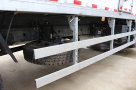 东风商用车底盘&nbsp;冷藏车底盘图片