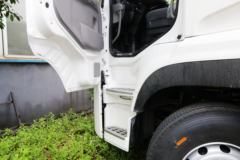 东风商用车 天龙 245马力 6X2 9.4米冷藏车(DFH5250XLCAXV)