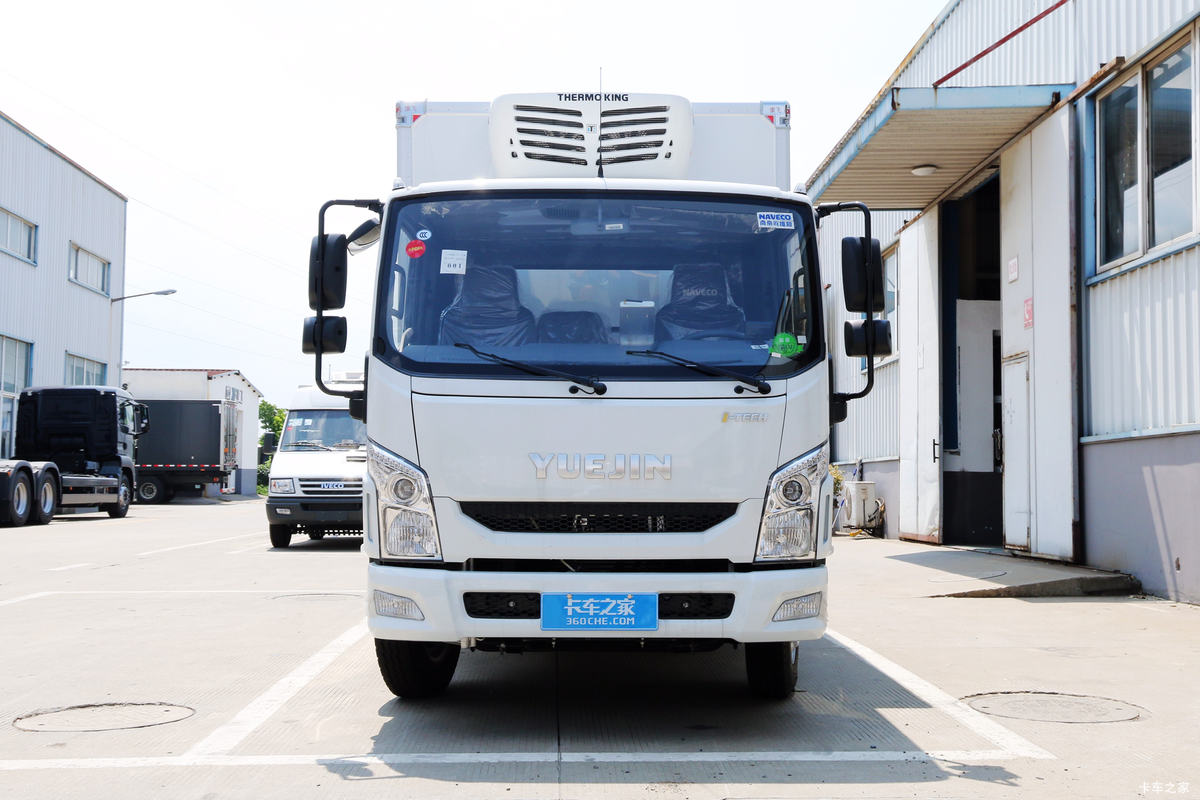 上汽跃进 超越C300 150马力 4X2 3.71米冷藏车