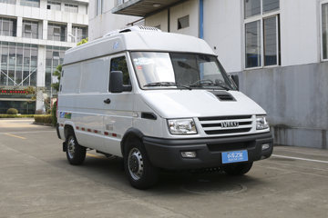 南京依维柯 130马力 冷藏车(康飞牌)(KFT5041XLC42)