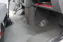 南京依维柯底盘&nbsp;冷藏车驾驶室图片