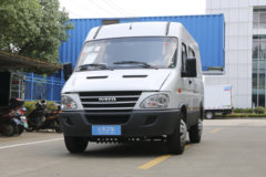 南京依维柯 130马力 双排药品冷藏车(康飞牌)(KFT5041XLC4A)