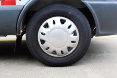 南京依维柯 130马力 双排药品冷藏车(康飞牌)(KFT5041XLC4A)
