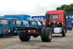 青岛解放 龙V中卡 180马力 4X2 5250轴载货车底盘(CA1169PK2L2BE5A80)