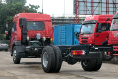 青岛解放 龙V中卡 180马力 4X2 5250轴载货车底盘(CA1169PK2L2BE5A80)