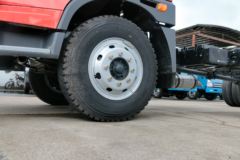 青岛解放 龙V中卡 180马力 4X2 5250轴载货车底盘(CA1169PK2L2BE5A80)