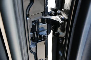 �й����� HOWO T5G 240���� 4X2 ��س�(ZZ5167XXYM561GE1)ͼƬ