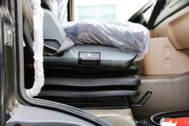 HOWO T5G&nbsp;冷藏车驾驶室图片