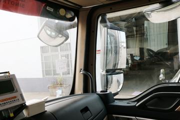 �й����� HOWO T5G 240���� 4X2 ��س�(ZZ5167XXYM561GE1)ͼƬ