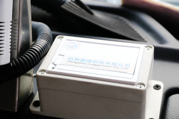 �й����� HOWO T5G 240���� 4X2 ��س�(ZZ5167XXYM561GE1)ͼƬ