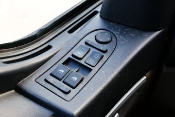 �й����� HOWO T5G 240���� 4X2 ��س�(ZZ5167XXYM561GE1)ͼƬ