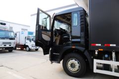 中国重汽 HOWO T5G 240马力 4X2 冷藏车(ZZ5167XXYM561GE1)