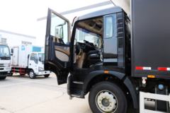 中国重汽 HOWO T5G 240马力 4X2 冷藏车(ZZ5167XXYM561GE1)