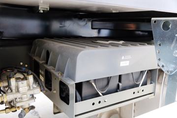 �й����� HOWO T5G 240���� 4X2 ��س�(ZZ5167XXYM561GE1)ͼƬ