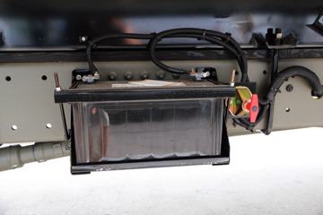 �й����� HOWO T5G 240���� 4X2 ��س�(ZZ5167XXYM561GE1)ͼƬ