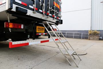 �й����� HOWO T5G 240���� 4X2 ��س�(ZZ5167XXYM561GE1)ͼƬ