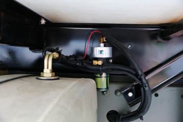 �й����� HOWO T5G 240���� 4X2 ��س�(ZZ5167XXYM561GE1)ͼƬ