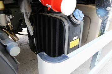 �й����� HOWO T5G 240���� 4X2 ��س�(ZZ5167XXYM561GE1)ͼƬ