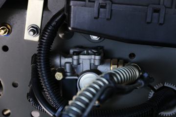 �й����� HOWO T5G 240���� 4X2 ��س�(ZZ5167XXYM561GE1)ͼƬ