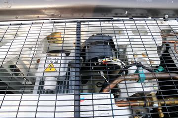 �й����� HOWO T5G 240���� 4X2 ��س�(ZZ5167XXYM561GE1)ͼƬ