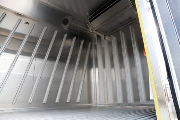 �й����� HOWO T5G 240���� 4X2 ��س�(ZZ5167XXYM561GE1)ͼƬ