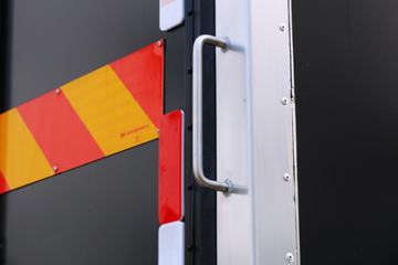 �й����� HOWO T5G 240���� 4X2 ��س�(ZZ5167XXYM561GE1)ͼƬ