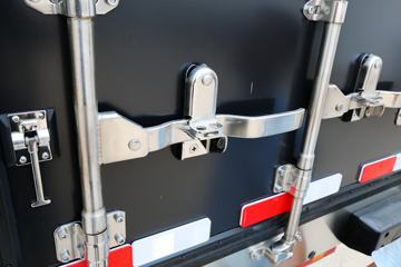 �й����� HOWO T5G 240���� 4X2 ��س�(ZZ5167XXYM561GE1)ͼƬ