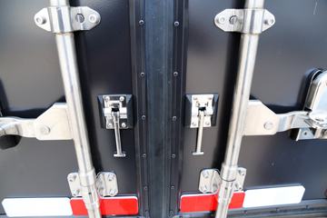 �й����� HOWO T5G 240���� 4X2 ��س�(ZZ5167XXYM561GE1)ͼƬ