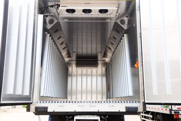 �й����� HOWO T5G 240���� 4X2 ��س�(ZZ5167XXYM561GE1)ͼƬ