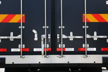 �й����� HOWO T5G 240���� 4X2 ��س�(ZZ5167XXYM561GE1)ͼƬ