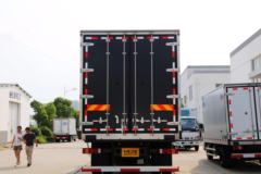 中国重汽 HOWO T5G 240马力 4X2 冷藏车(ZZ5167XXYM561GE1)