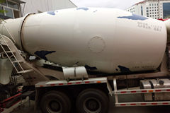 一汽解放 J6P 350马力 6X4 4.4方混凝土搅拌车(CA5250GJBP66K2L2T1E4)