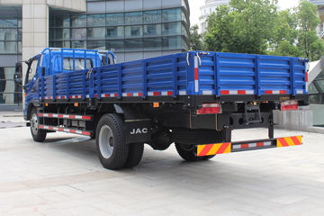 骏铃V7&nbsp;载货车外观                                                图片