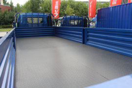 骏铃V7&nbsp;载货车上装                                                图片