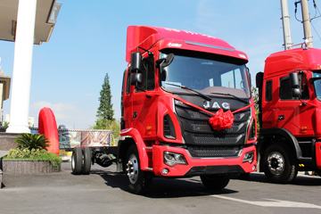 江淮 格尔发K5中卡 180马力 4X2 5700轴距 7.77米载货车底盘(HFC5161XXYP3K2A57S1V)