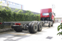 中国重汽 斯太尔M5G重卡 340马力 8X4 9.6米载货车底盘(ZZ5313XXYN466GE1)