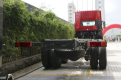 中国重汽 斯太尔M5G重卡 340马力 8X4 9.6米载货车底盘(ZZ5313XXYN466GE1)