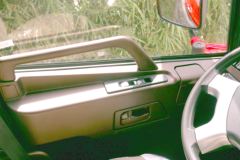 中国重汽 斯太尔M5G重卡 340马力 8X4 9.6米载货车底盘(ZZ5313XXYN466GE1)