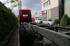 中国重汽 斯太尔M5G重卡 340马力 8X4 9.6米载货车底盘(ZZ5313XXYN466GE1)