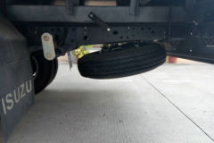 庆铃 五十铃600P 120马力 3.8米排半厢式轻卡(QL5040XXYA1HHJ)