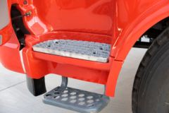 东风商用车 天锦中卡 160马力 4X2 6.75米栏板载货车(DFH1160BX1JVA)