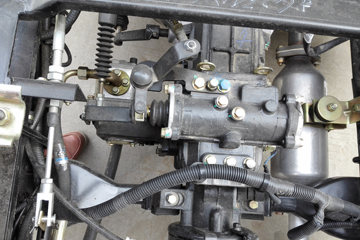 Ծ�� ����S50 82���� 4X2 3.05����ж��ͼƬ