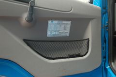 解放 骏威(J5K)中卡 130马力 4X2 栏板载货车(CA1123P9K2L4E)