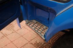 青岛解放 赛龙II中卡 130马力 4X2 5.8米仓栅式载货车(CA5080XXYPK2EA80-1)