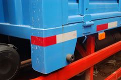 青岛解放 赛龙II中卡 130马力 4X2 5.8米仓栅式载货车(CA5080XXYPK2EA80-1)