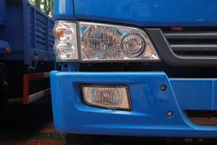 青岛解放 赛龙II中卡 130马力 4X2 5.8米仓栅式载货车(CA5080XXYPK2EA80-1)