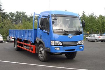 青岛解放 赛龙III中卡 160马力 4X2 6.2米排半栏板载货车(CA1166PK2L2EA80)