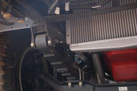 赛龙&nbsp;载货车底盘                                                图片